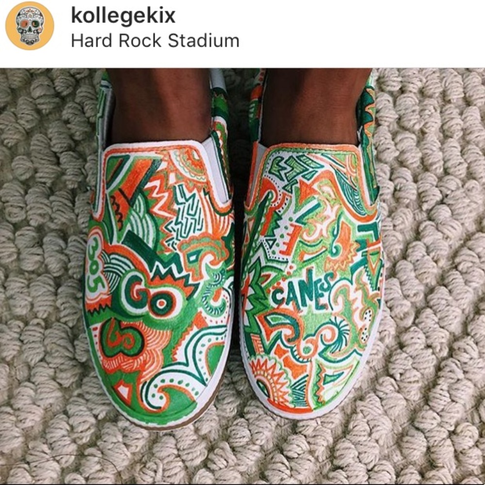 CUSTOM college sneakers for any school @kollegekix